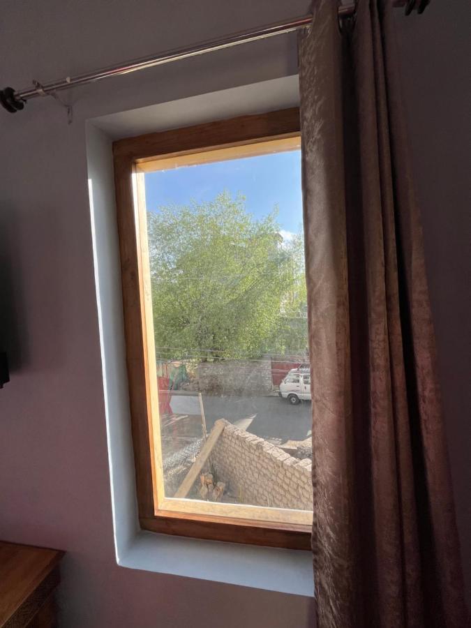 Honey Bee Hotel Leh Exterior photo